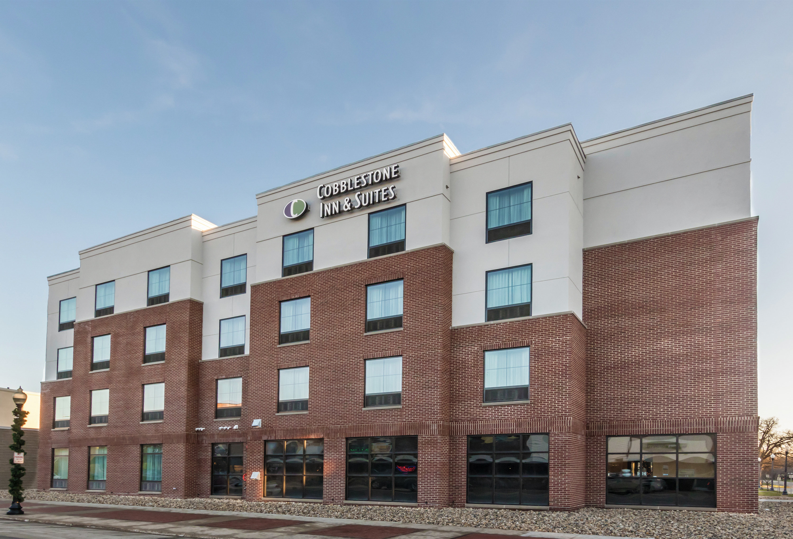 Cobblestone Inn & Suites Waverly