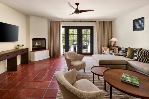 1 Bedroom Suite - Sitting Area