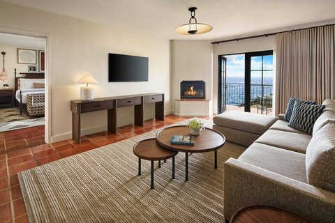 Ocean View Suite - Sitting Area