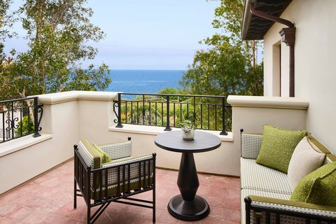 Partial Ocean View Suite - Outdoor Terrace