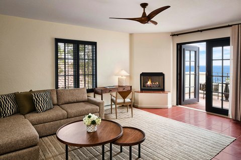 Partial Ocean View Suite - Sitting Area