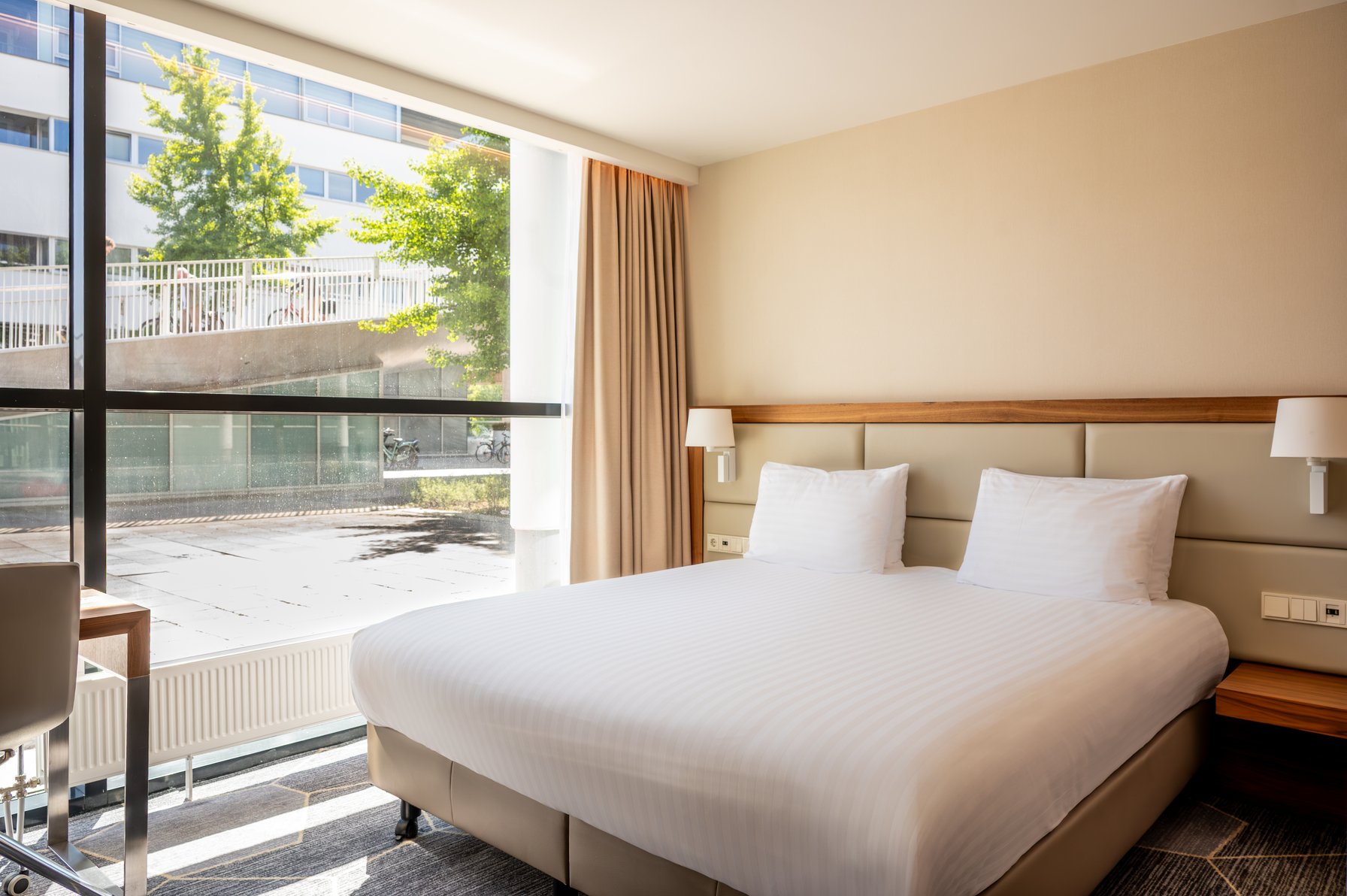 Crowne Plaza MAASTRICHT Room Type - 1 King Standard Ground Floor