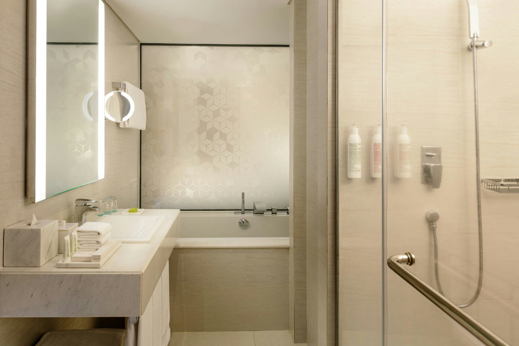 Le Royal Meridien Beach Resort And Spa Room Type - Superior Deluxe Sea View, Guest room, 1 King, with Breakfast, Balcony
