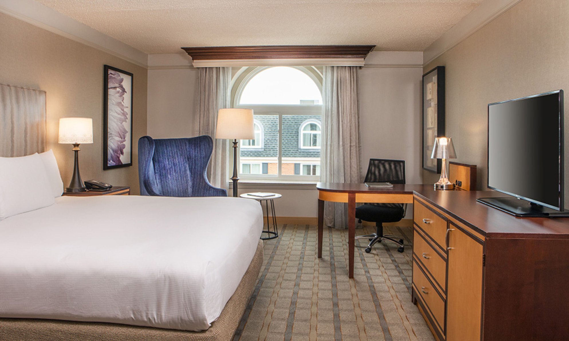 Hilton Wilmington/Christiana Room Type - 1 KING SUPER MOB ACC TUB