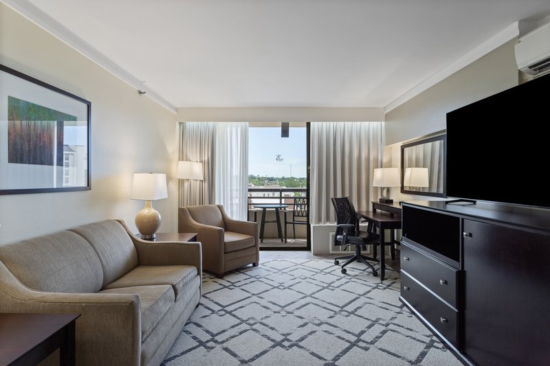1 King Bed One Bedroom Suite Balcony