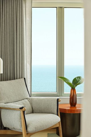 Horizon Bedroom Reading Chair