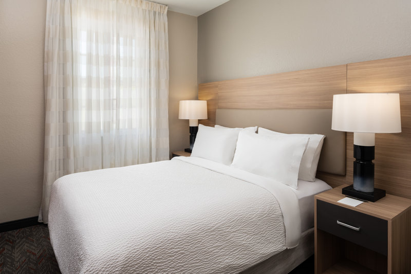 Candlewood Suites Miami – Doral