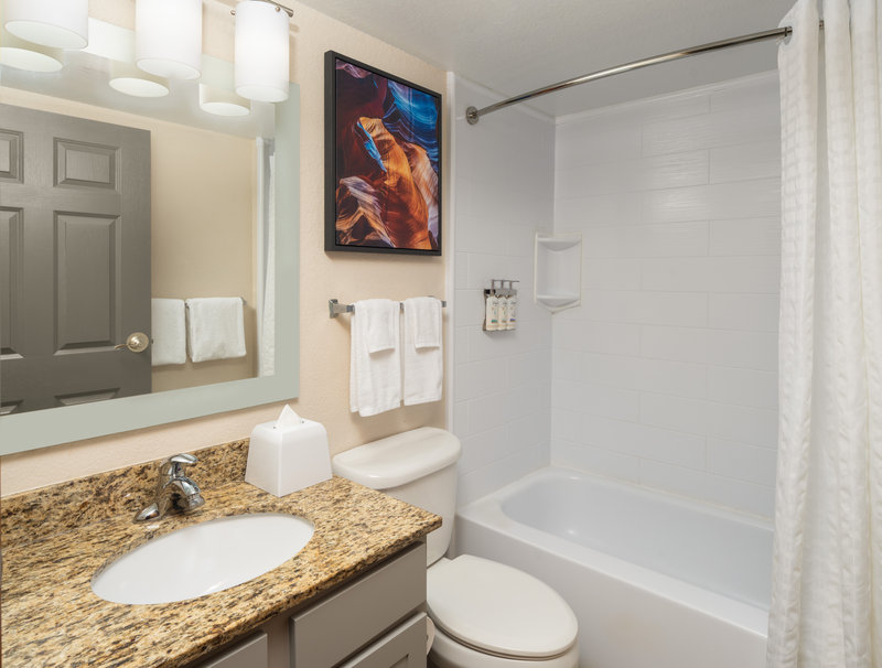 1 Queen Studio Suite