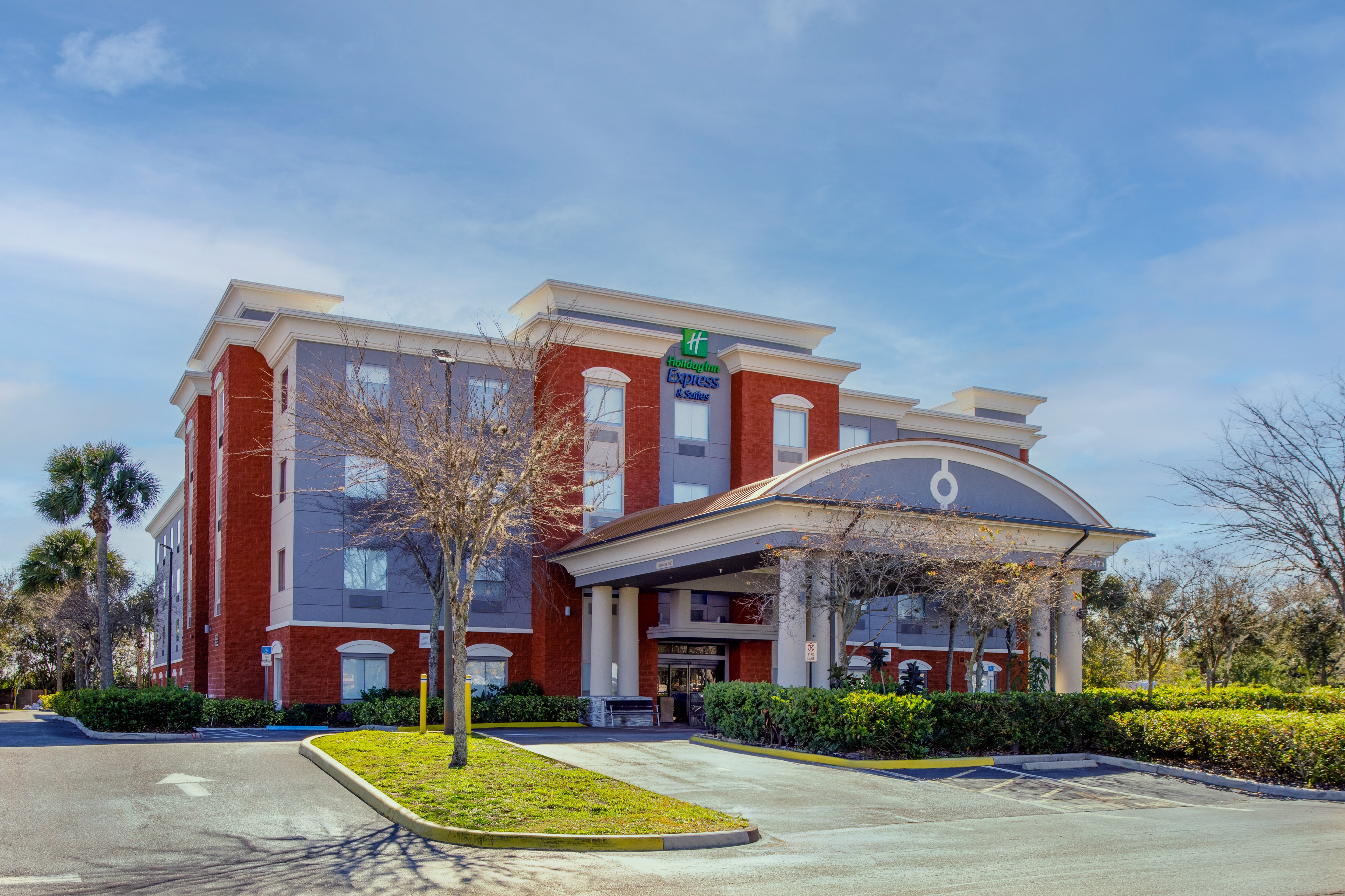 Holiday Inn Express Hotel & Suites -East
