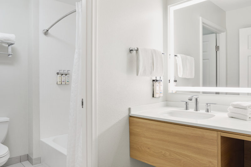 STAYBRIDGE SUITES DOWNTOWN
