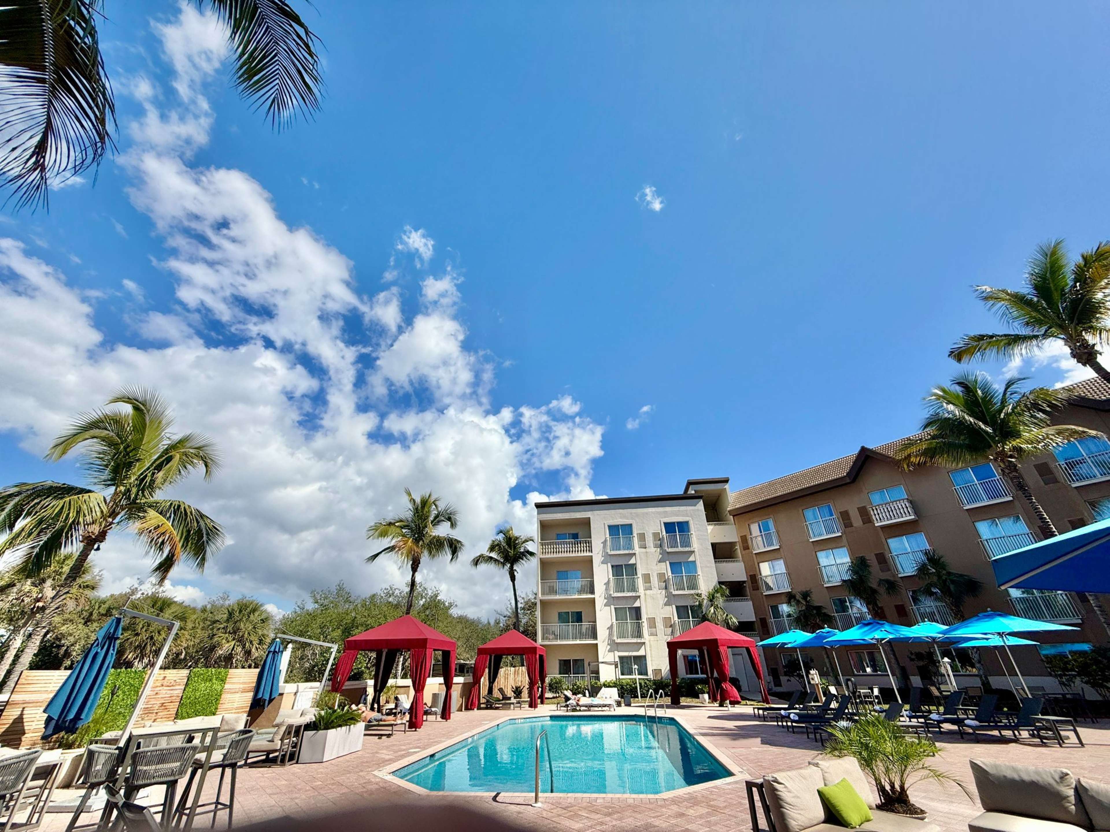 HOLIDAY INN EXPRESS NAPLES (DOWNTOWN)