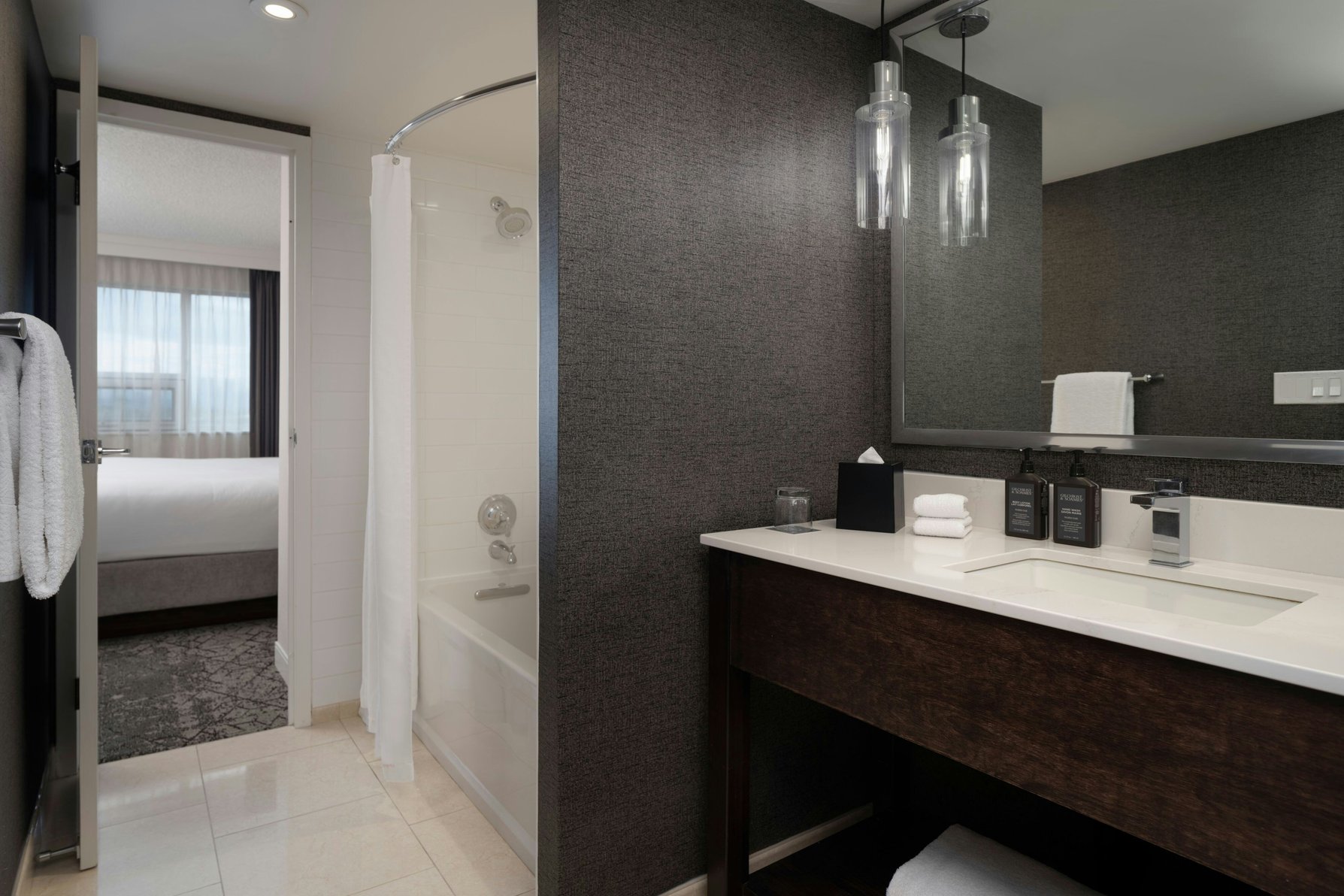 Sheraton Cavalier Calgary Hotel Room Type - Suite, 1 Bedroom