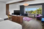 Savvy, Suite, 2 Queen, Sofa bed, Memorial Bell view
