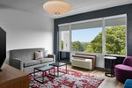 Savvy, Suite, 1 King, Sofa bed, Memorial Bell view