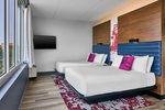 Ultra Savvy, Suite, 2 Queen, Sofa bed, Memorial Bell view, Corner room