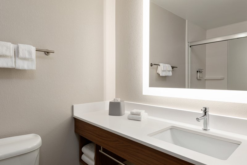 Holiday Inn Express and Suites Lexington NW-The Vineyard
