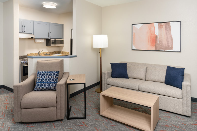 1 Queen One Bedroom Suite