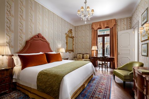 King Serenissima Suite