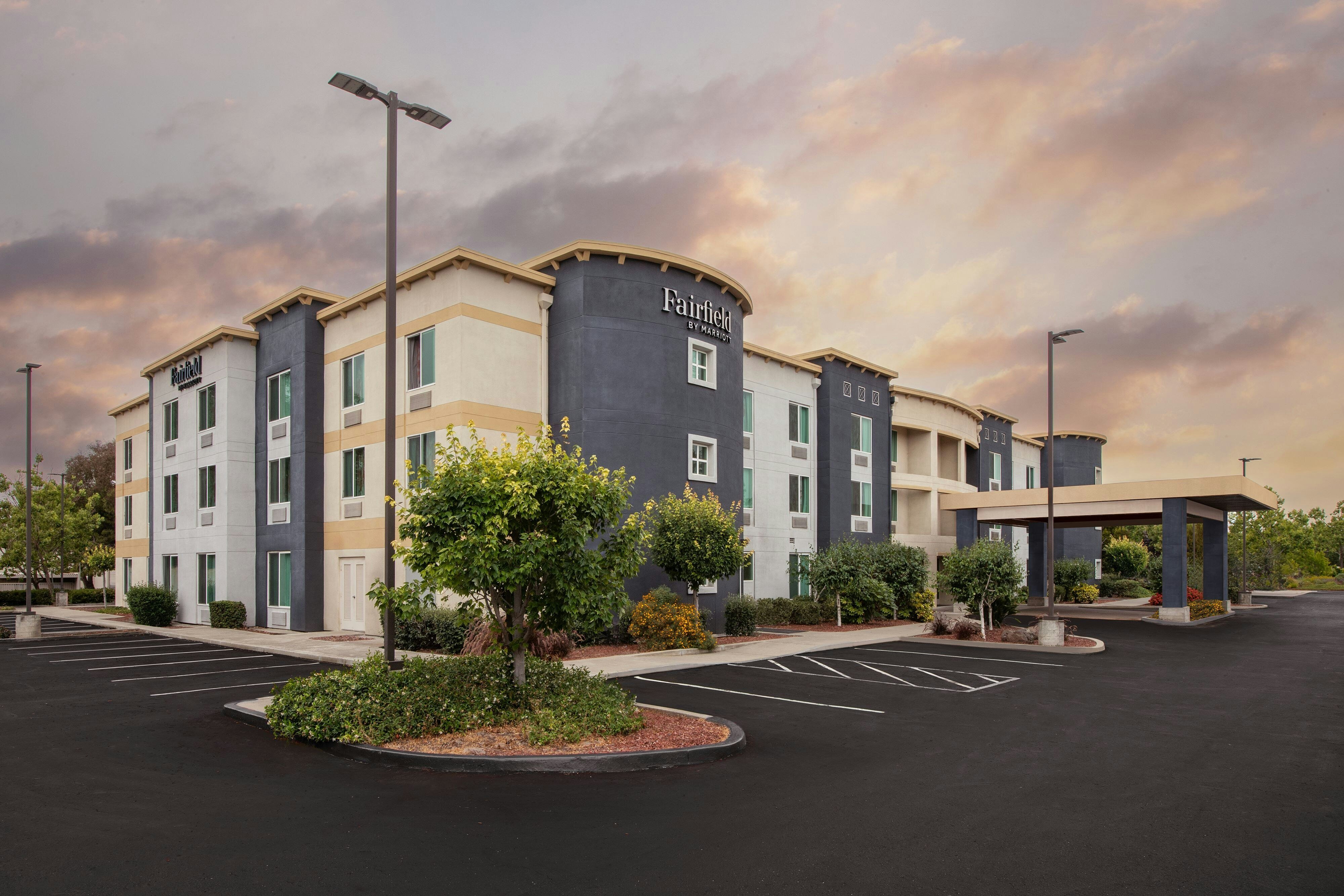 Fairfield Inn & Suites