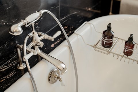 City King Room Bathroom