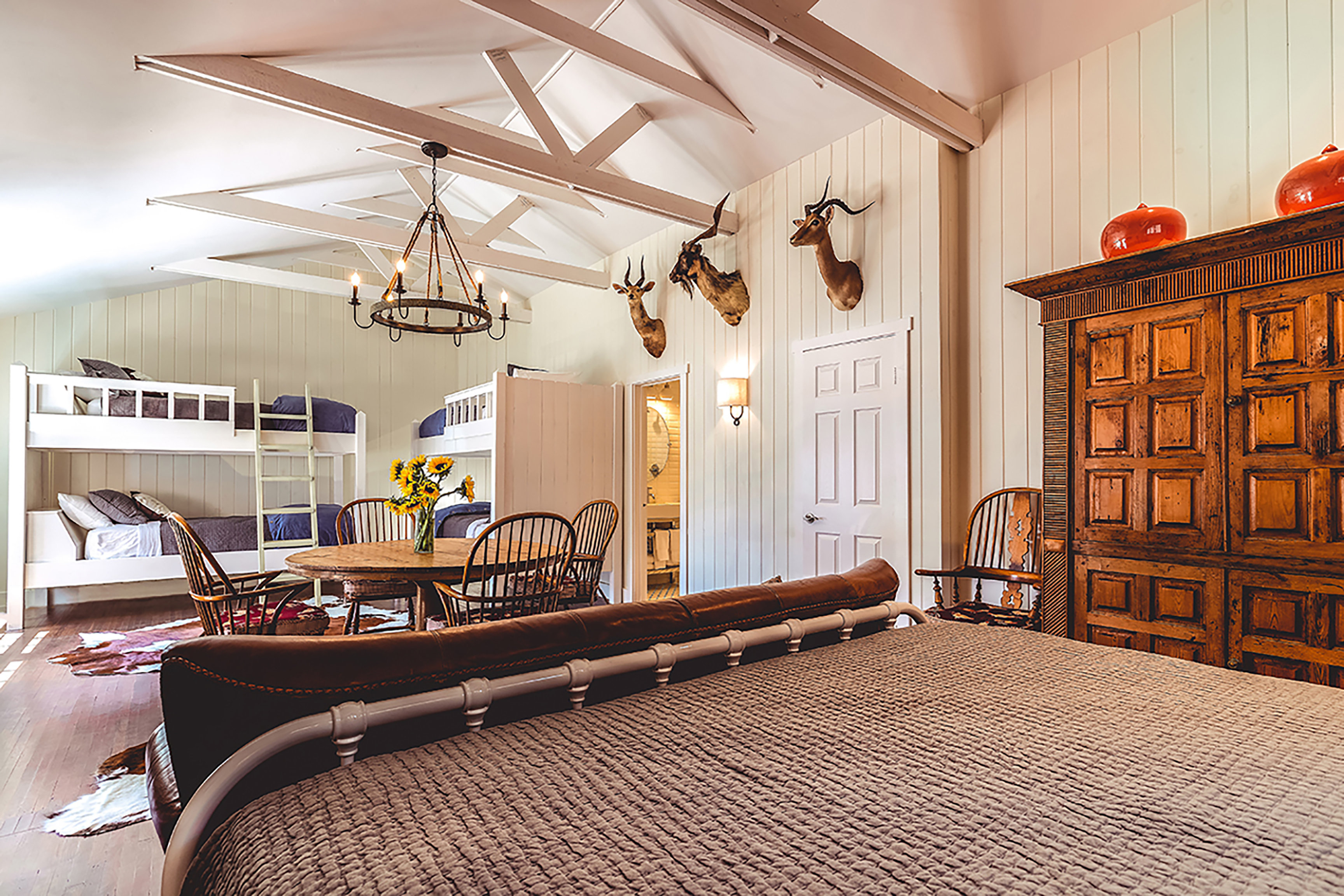 STABLES INN
