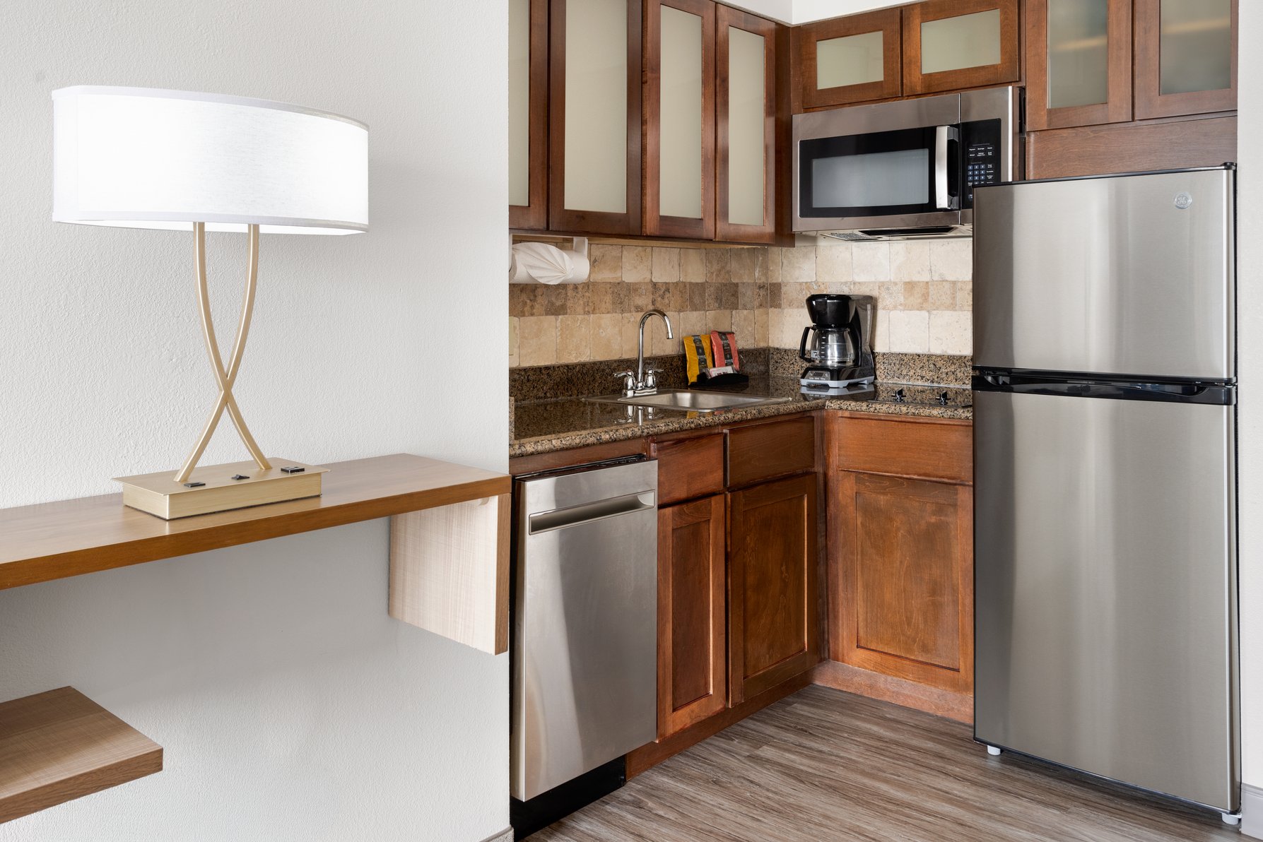 Staybridge Suites Harrisburg, an IHG Hotel Room Type - 1 Queen Studio Suite Mobil Access Tub