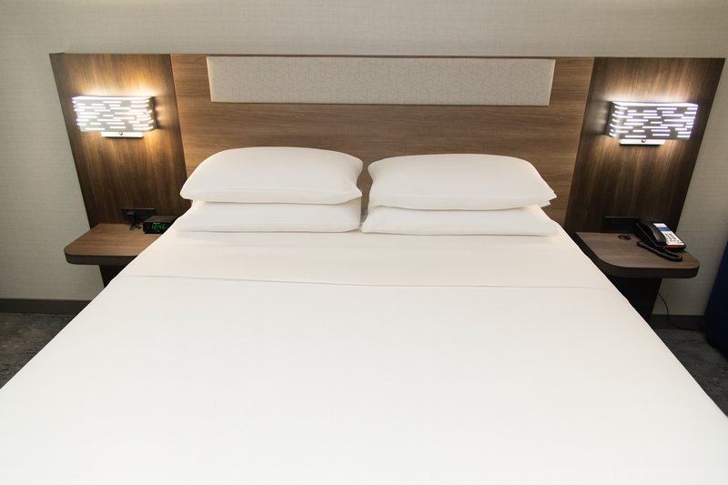 HOLIDAY INN EXP STE SOUTH SIDE