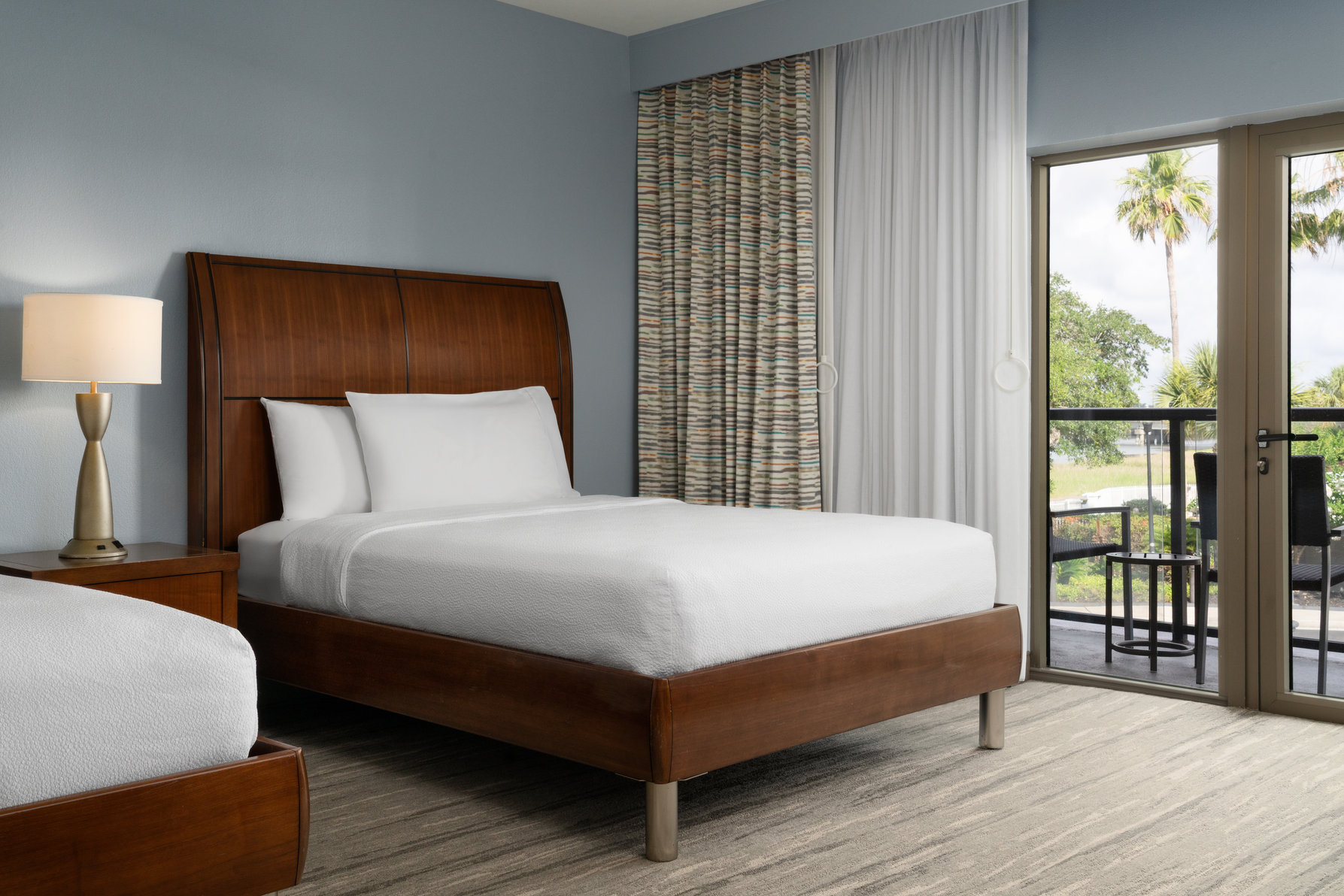 Hilton Garden Inn Charleston Waterfront/Downtown Room Type - 2Q MOB HEAR ACC BLCNY TUB