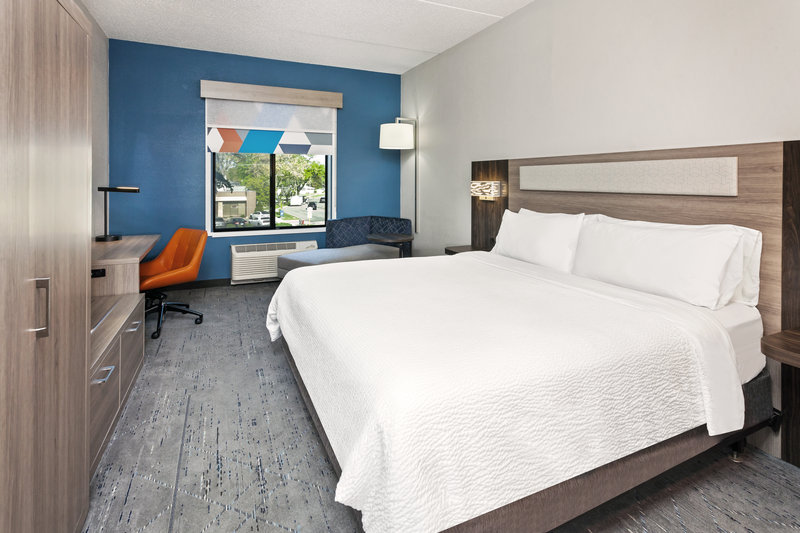 HOLIDAY INN EXP STES HILLSIDE