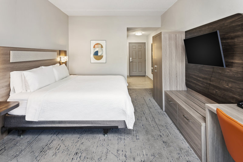 HOLIDAY INN EXP STES HILLSIDE