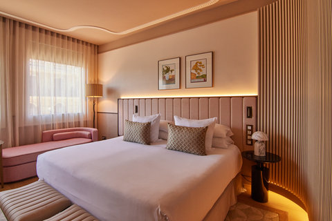 Deluxe Room - Bedroom