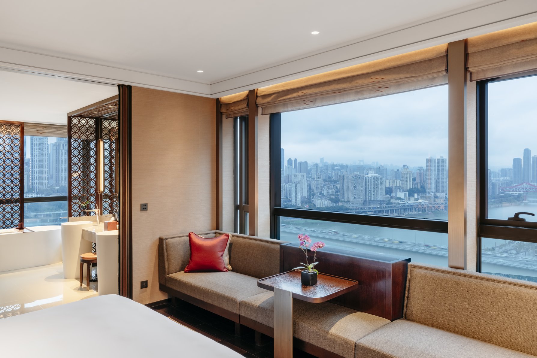 Regent Chongqing Room Type - 1 Bedroom Suite Lounge Access