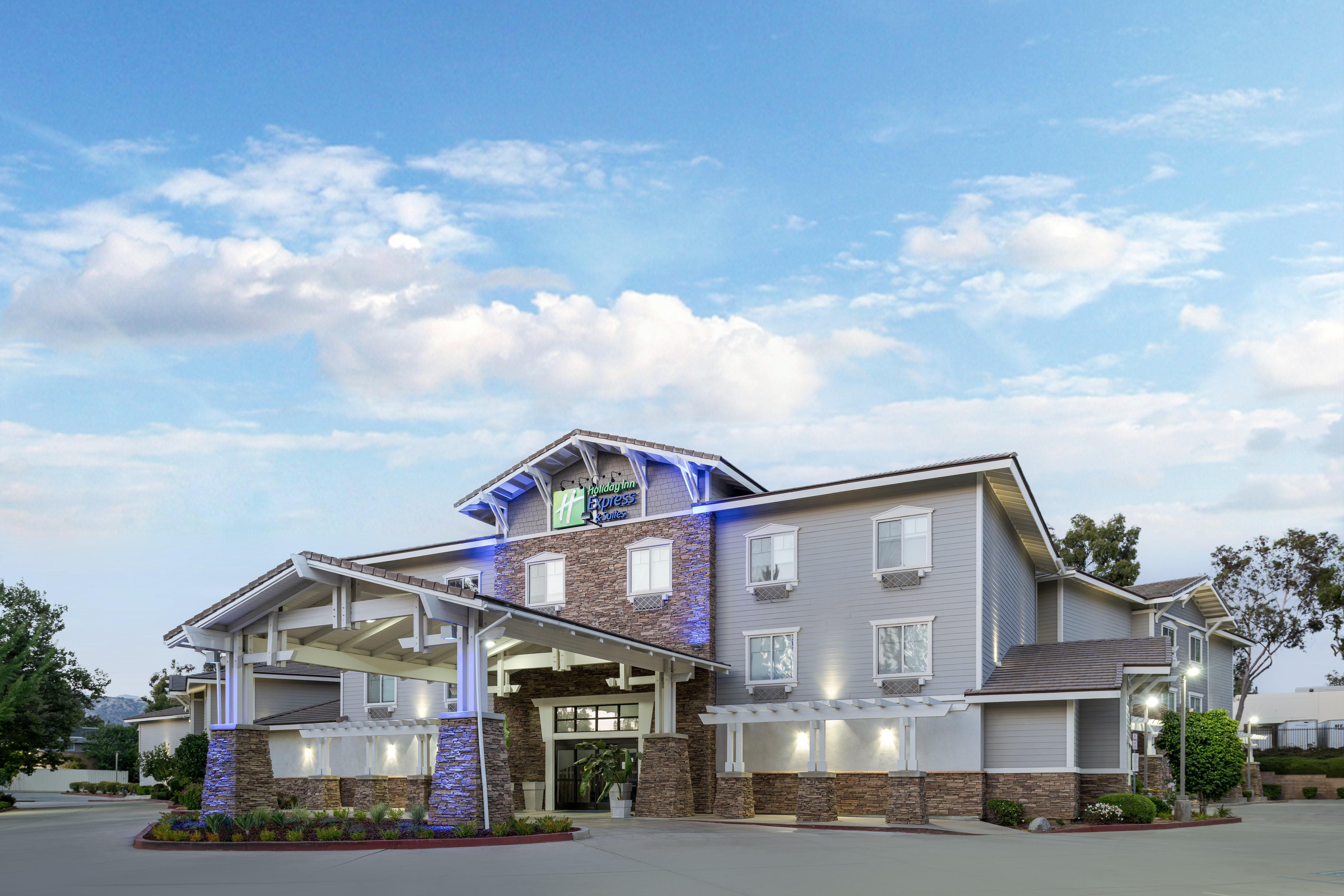 Holiday Inn Express Hotel & Stes