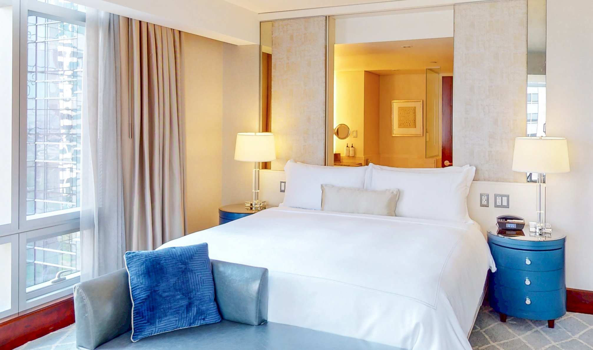 InterContinental BOSTON Room Type - 1 King One Bedroom Suite Accessible
