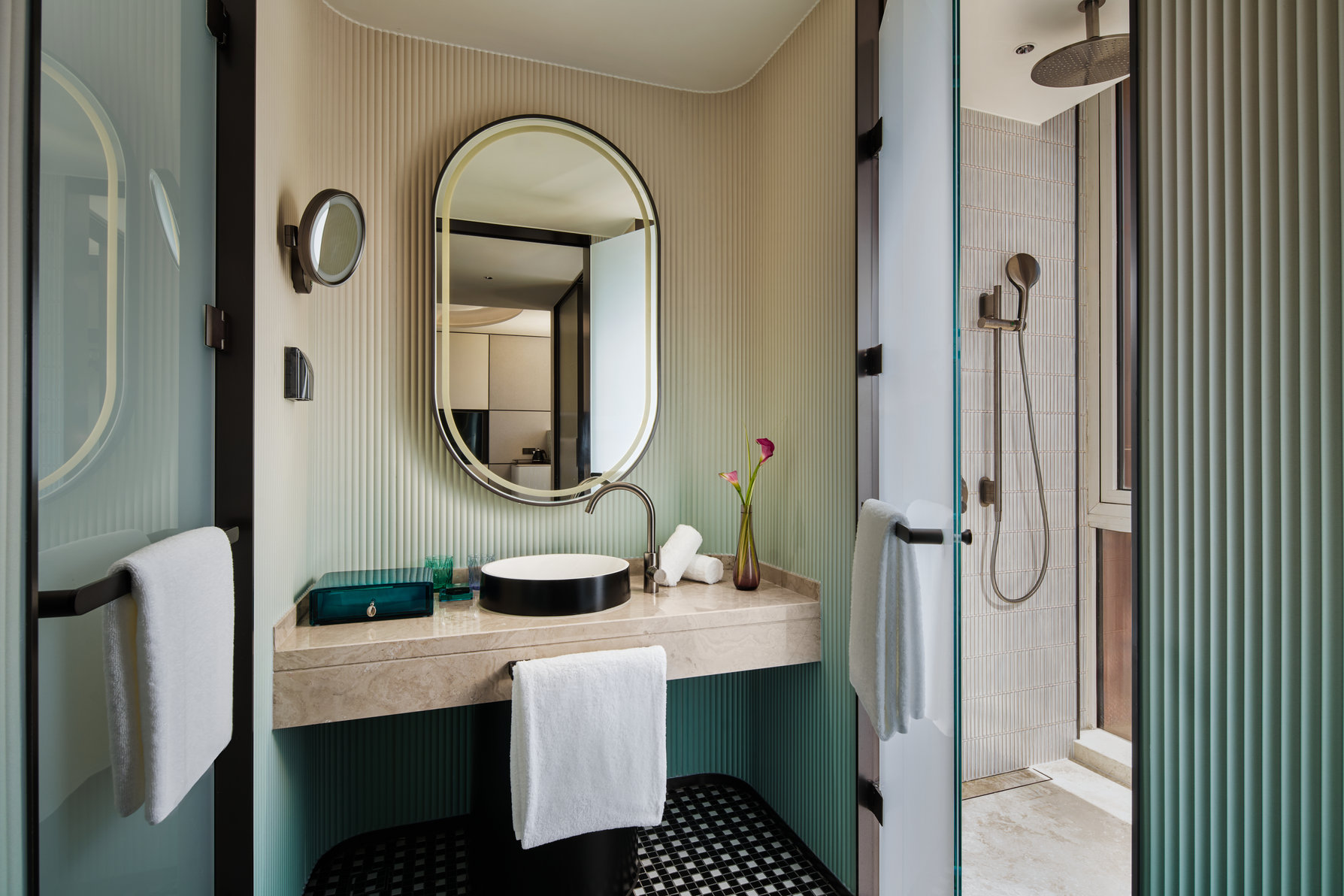 Hotel Indigo SHANGHAI HARBOUR CITY by IHG Room Type - 1 King Standard Balcony
