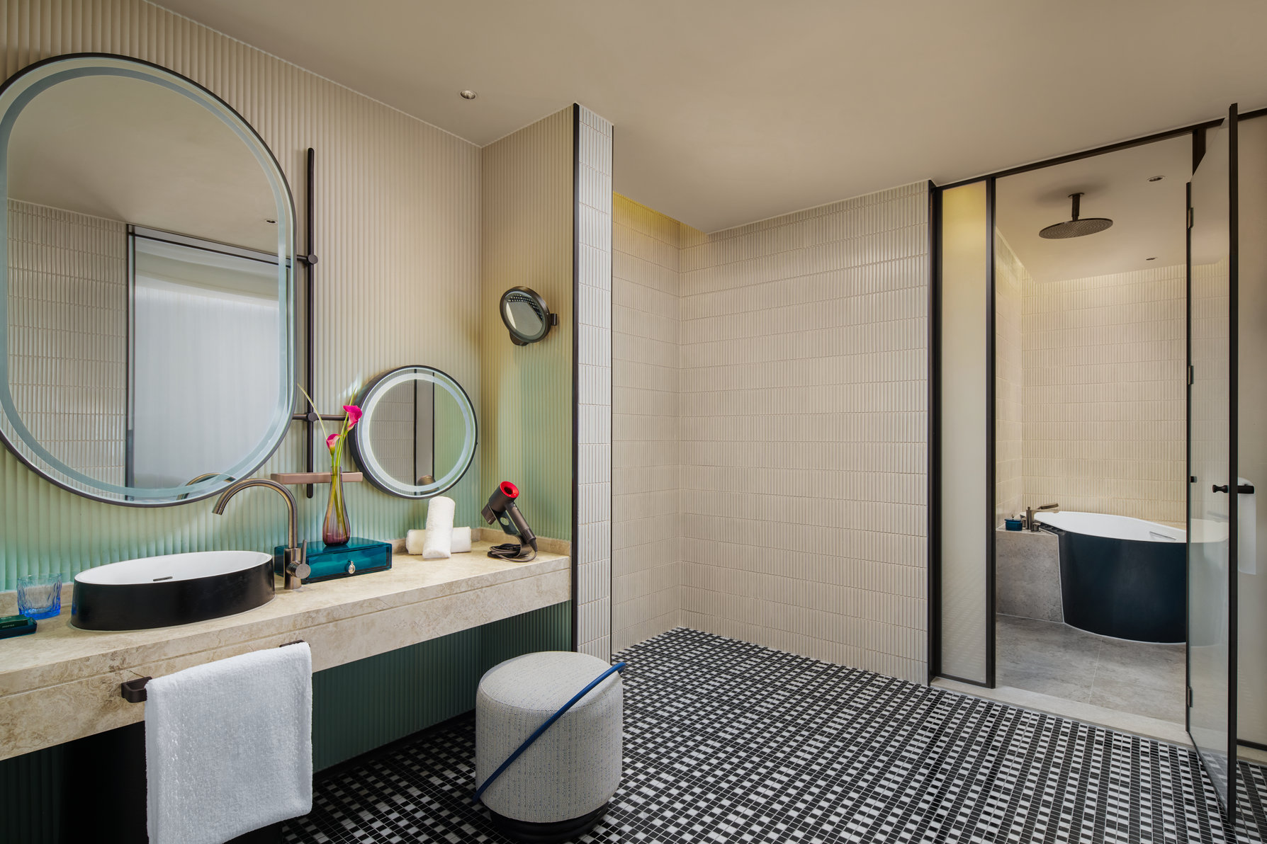 Hotel Indigo SHANGHAI HARBOUR CITY by IHG Room Type - 1 King Premium Balcony