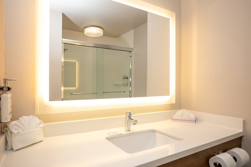 HOLIDAY INN EXP STES HESPERIA