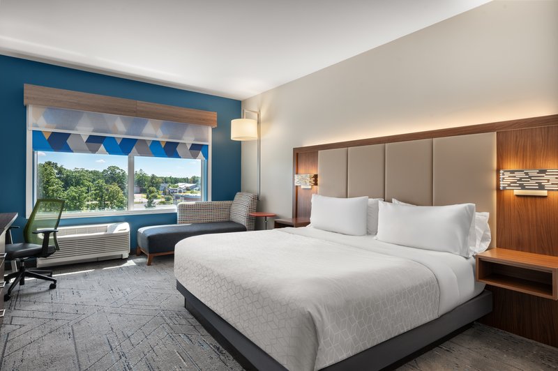 Holiday Inn Express Queensbury – Lake George Area