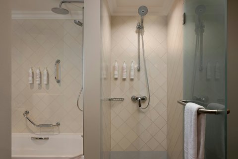 Suite Guest Bathroom