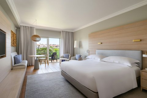 Garden/Golf King Bedroom