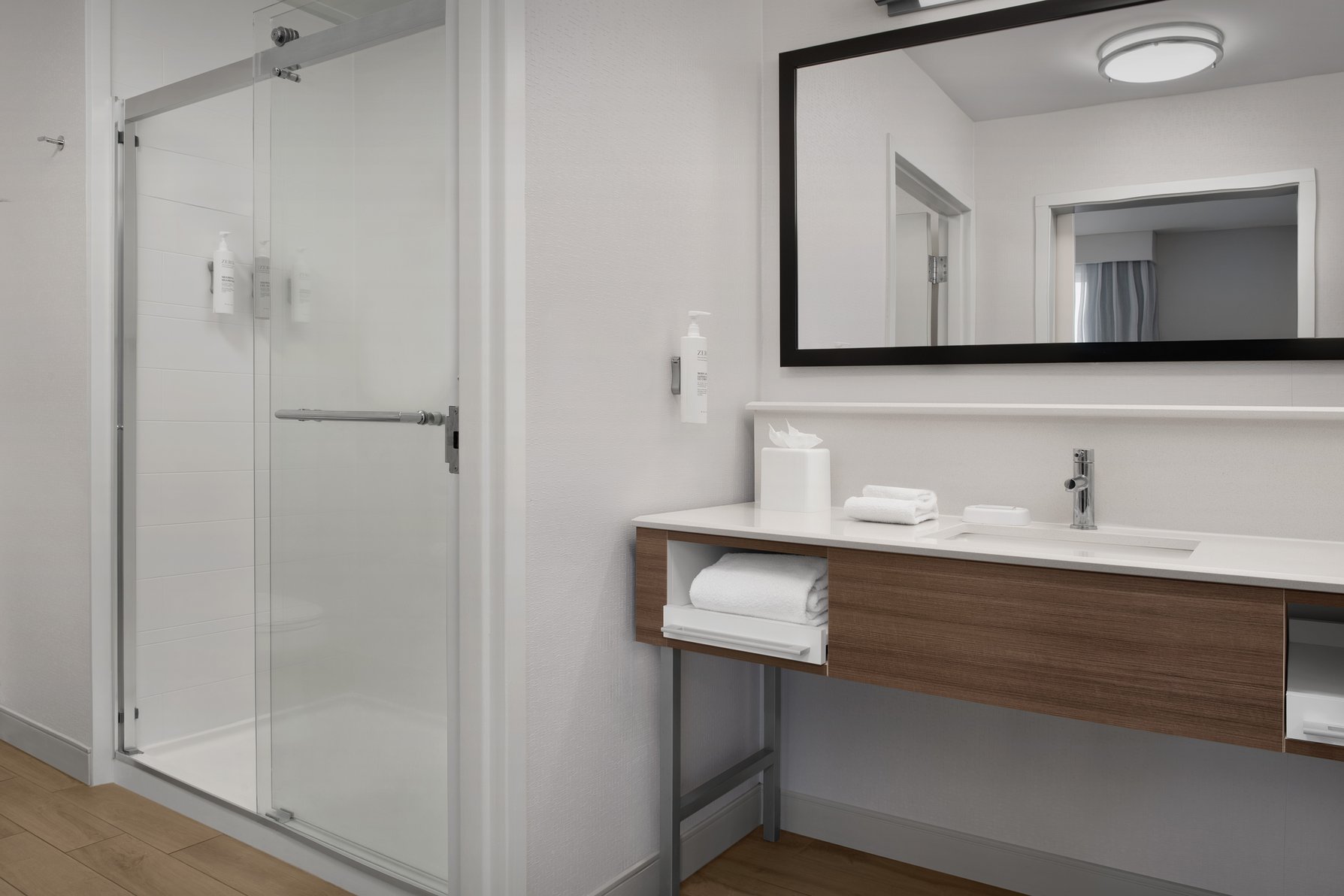 Hampton Inn & Suites by Hilton Walterboro Room Type - 1 KNG HEARING ACC NOSMOK