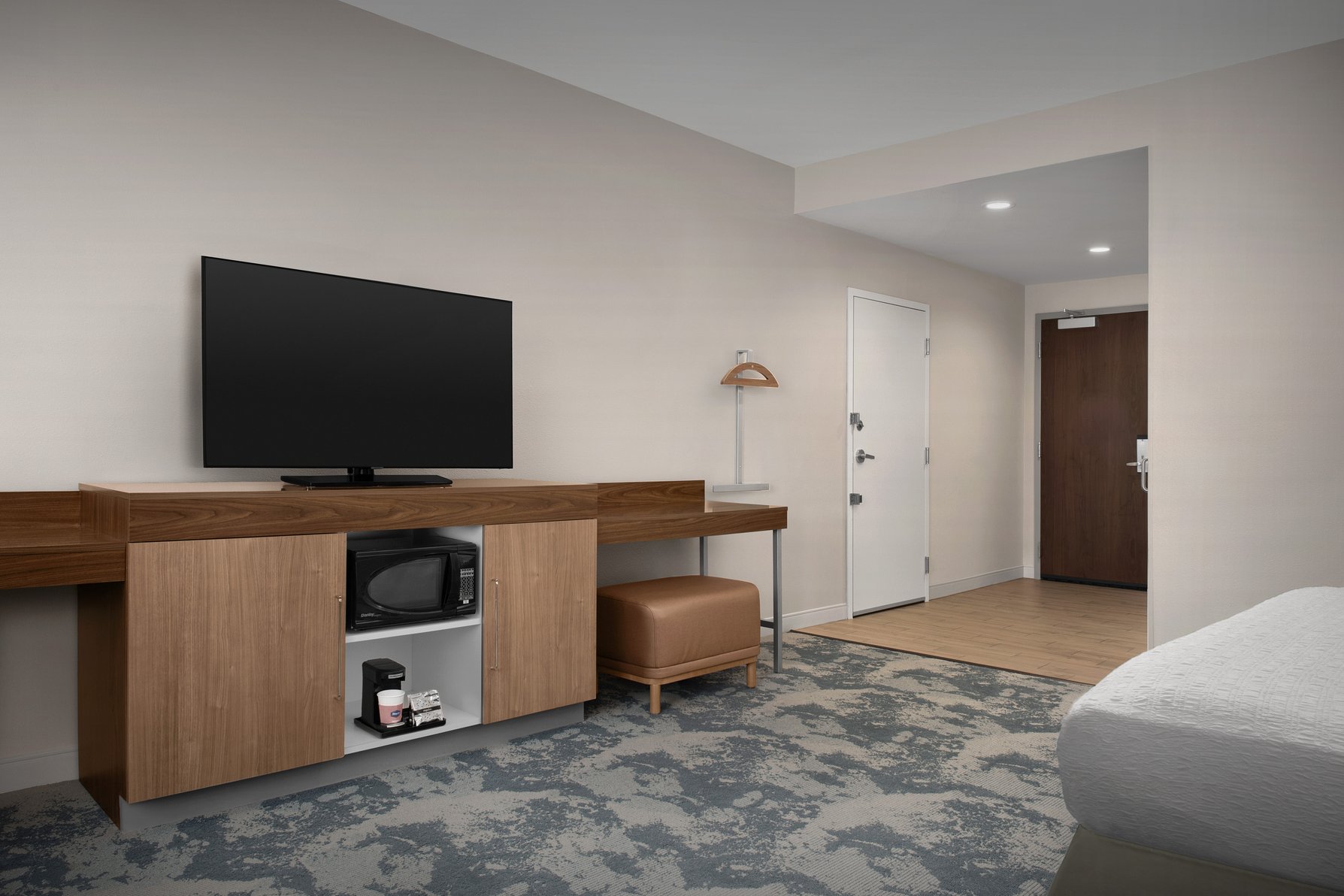 Hampton Inn & Suites by Hilton Walterboro Room Type - 1 KNG ACC TUB SOFABED NS