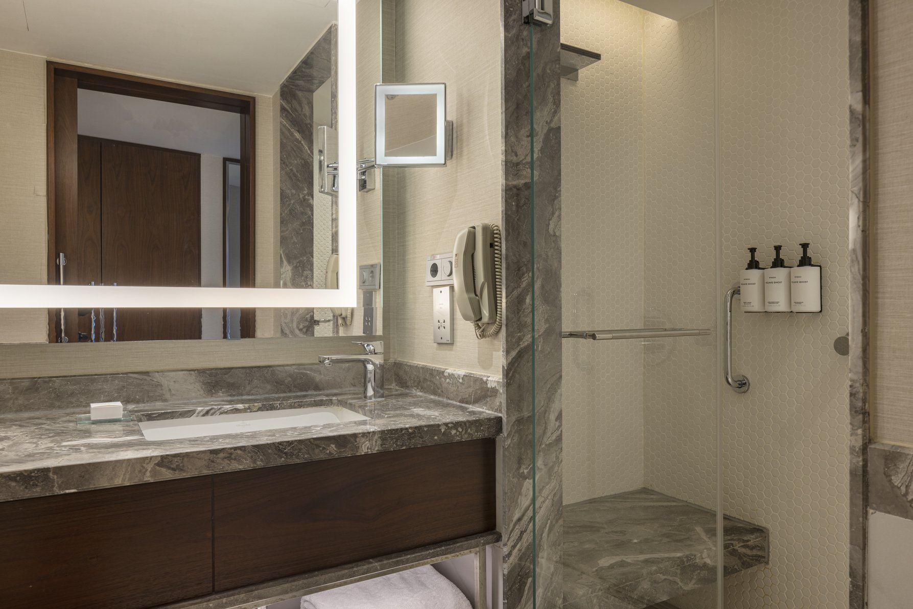 Conrad Istanbul Bosphorus Room Type - TWO BEDROOM FAMILY ROOM