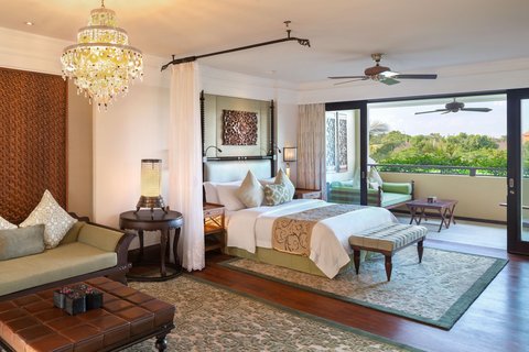 St.Regis Garden View Suite - King Bedroom