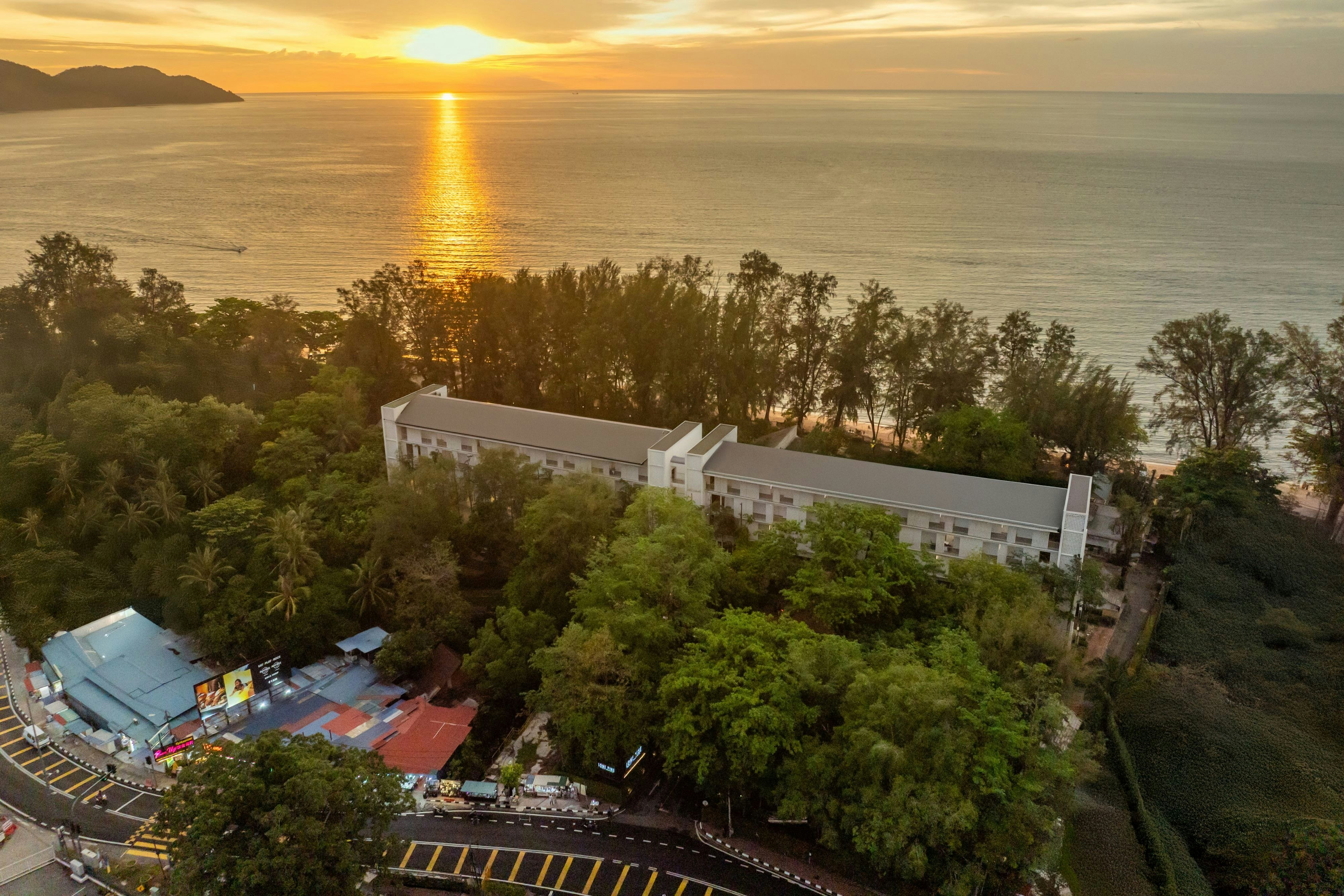 Lone Pine Hotel