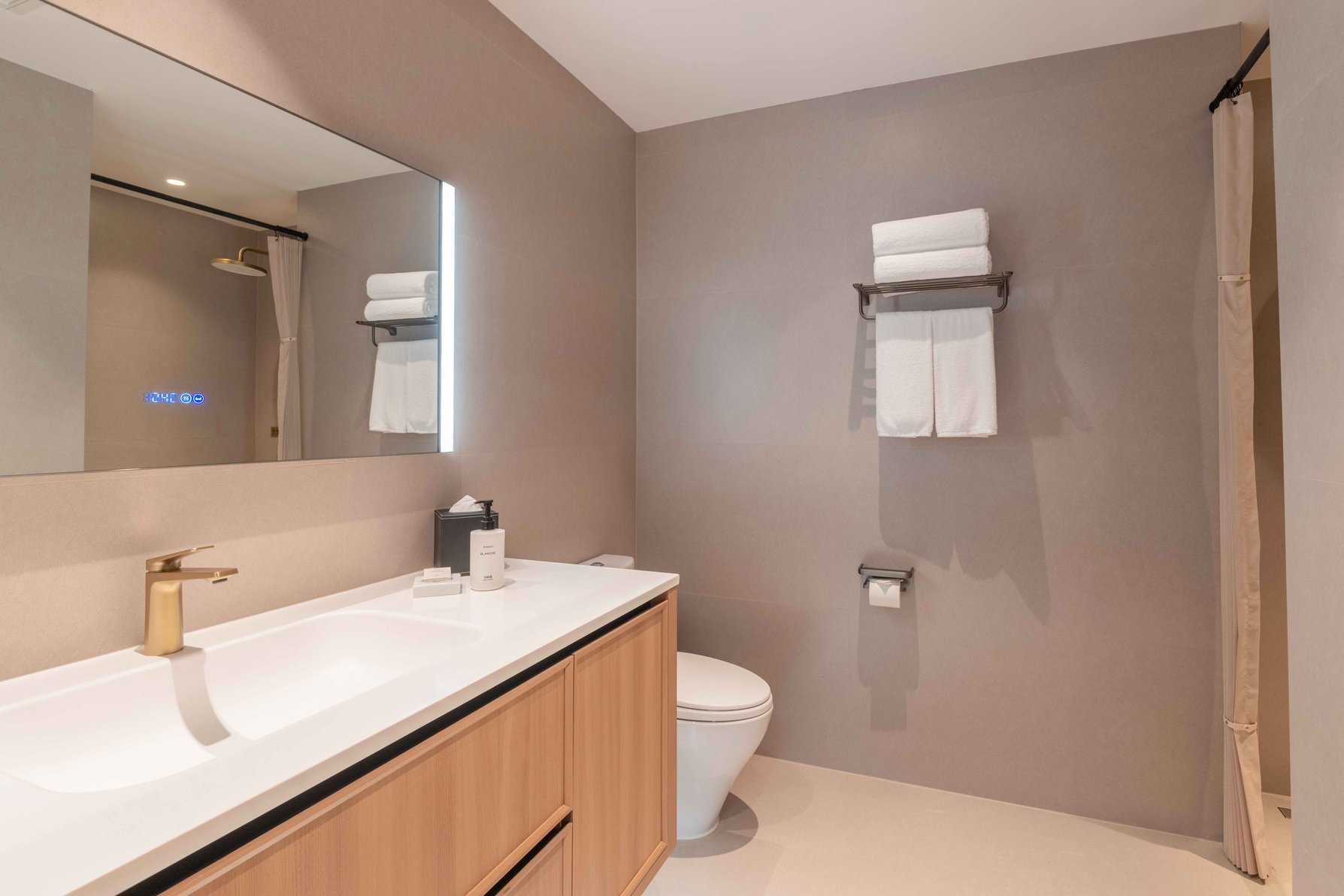 InterContinental Hotels SHANGHAI JING'AN SERVICED APT. by IHG Room Type - 1 King Premium Dining Kitchen