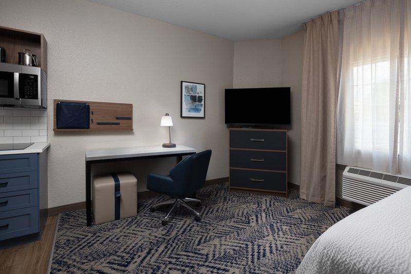 STUDIO SUITE 1 QUEEN BED NONSMOKING
