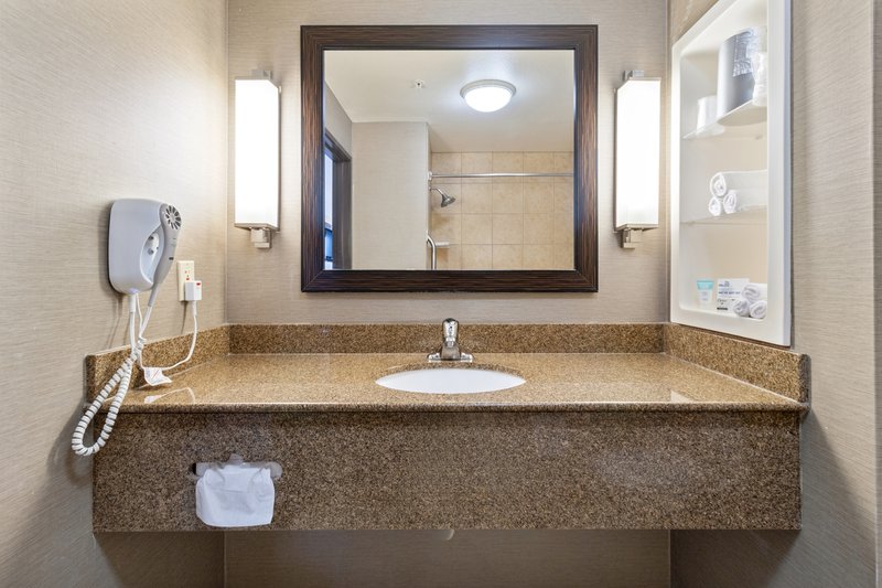 HOLIDAY INN EXP STES BARSTOW