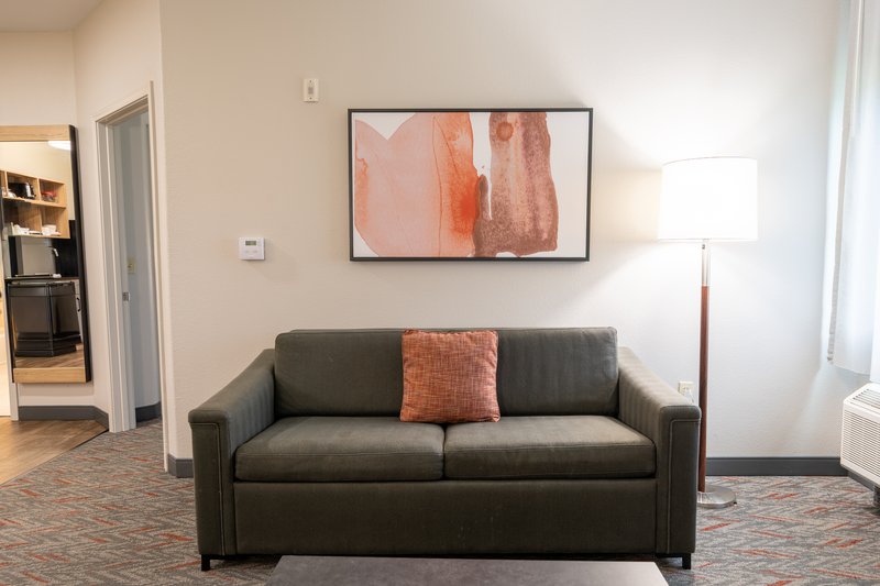 1 BEDROOM SUITE 1 QUEEN BED NONSMOKING