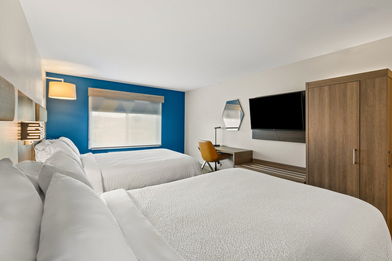 Holiday Inn Express Hotel & Suites FAIRMONT